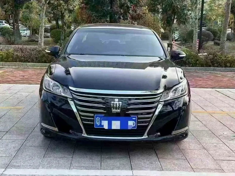 18年丰田皇冠2.0T高配