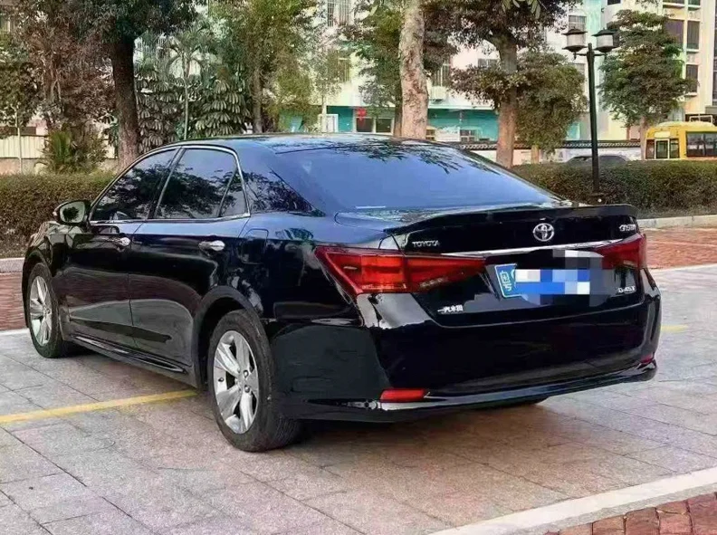 丰田皇冠 内饰前排