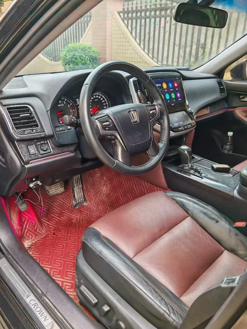 丰田皇冠 正面外观三