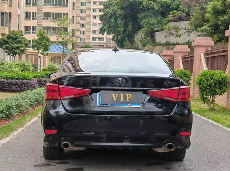 丰田皇冠 驾驶室