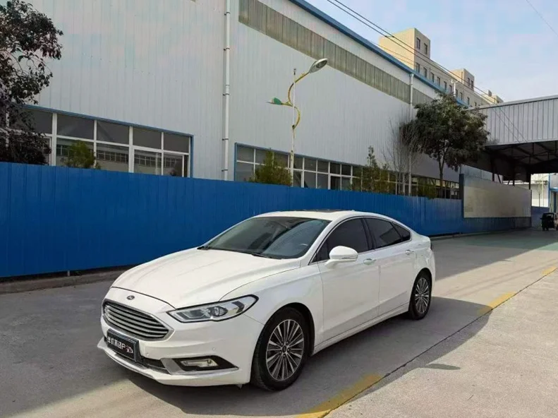 福特蒙迪欧 正面外观三