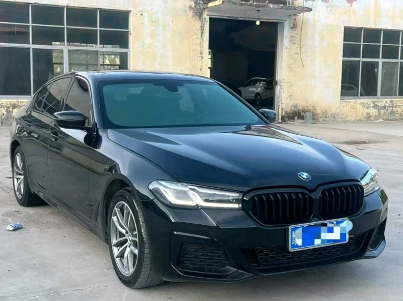 宝马5系 正面外观三