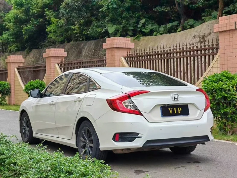 本田思域 后面外观二