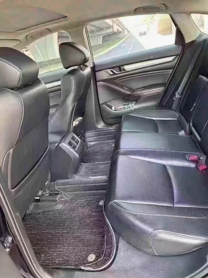 本田雅阁 后面外观一