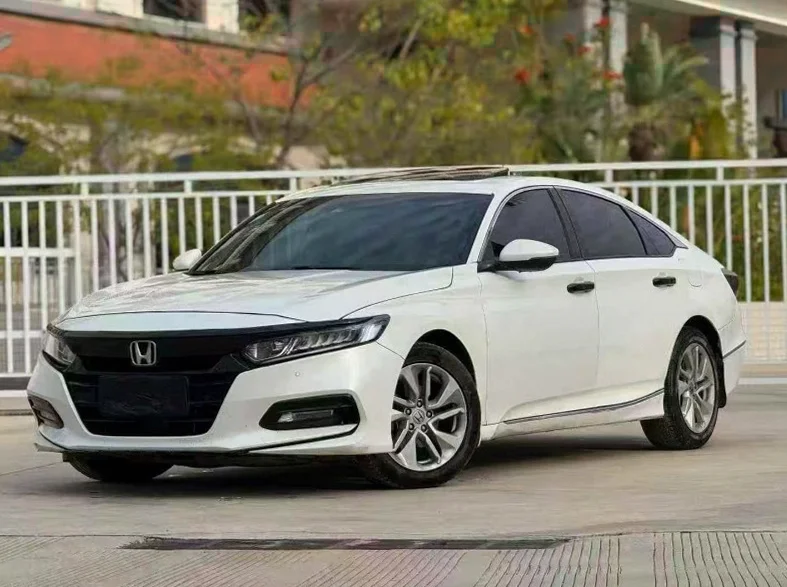 本田雅阁 正面外观三