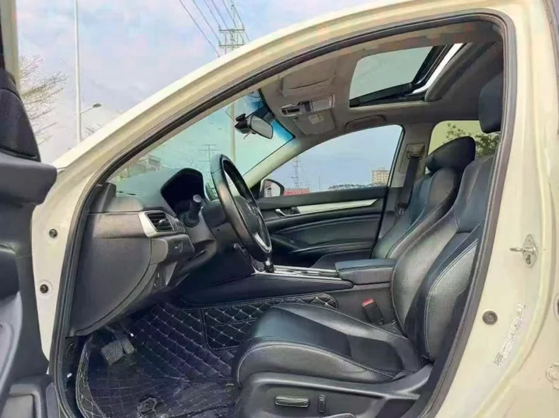 本田雅阁 后面外观三