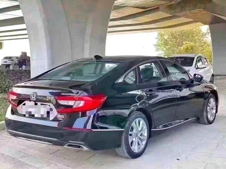 本田雅阁 内饰后排