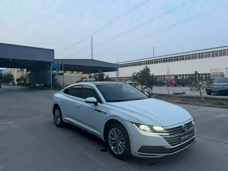 大众CC 正面外观二