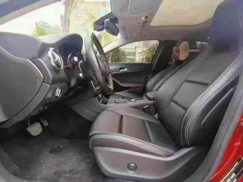 奔驰GLA 后面外观一