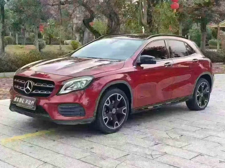 奔驰GLA 正面外观三