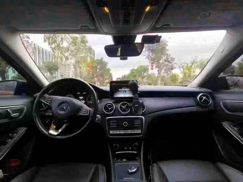 奔驰GLA 后面外观二