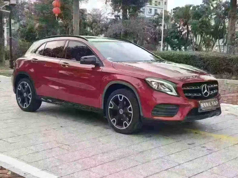 奔驰GLA 正面外观二