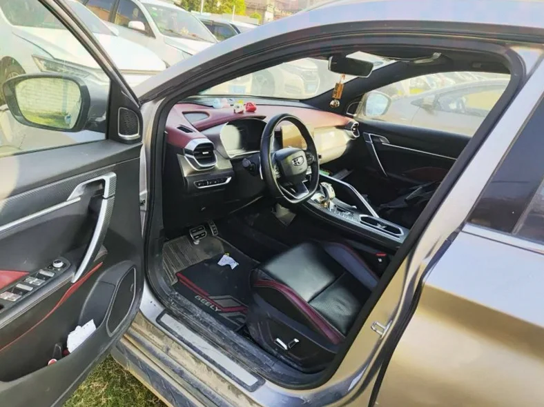 吉利缤越 正面外观三