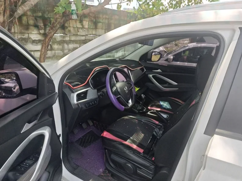 宝骏530 内饰前排