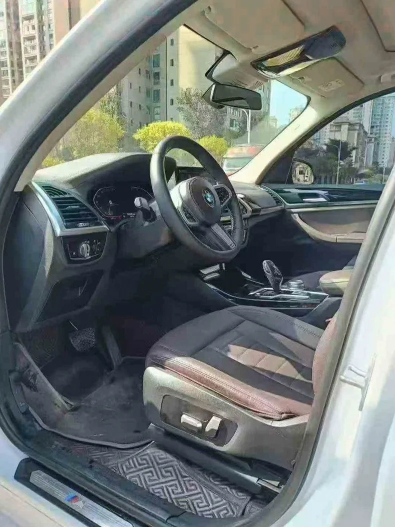 宝马X3 后面外观二