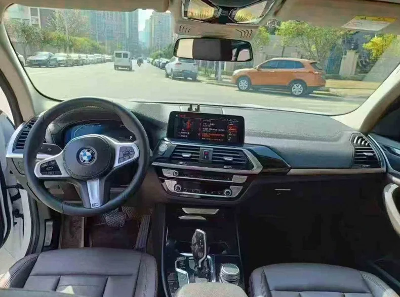 宝马X3 后面外观三