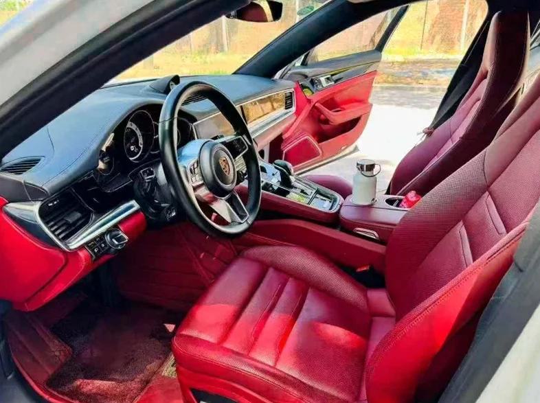 保时捷帕拉梅拉 内饰前排