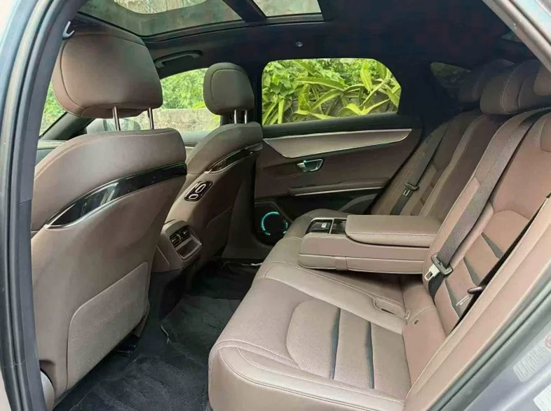 比亚迪汉 后面外观三