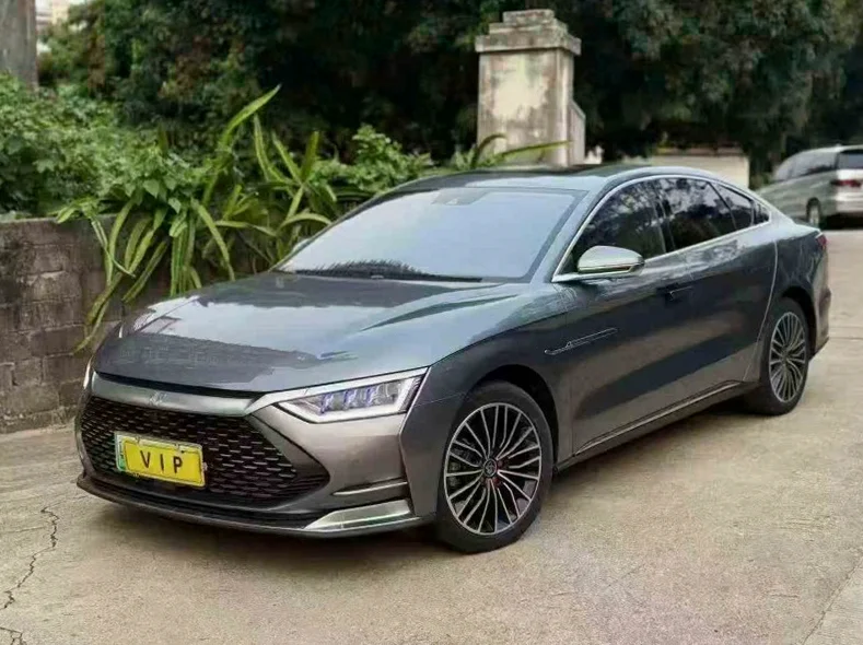 比亚迪汉 正面外观二