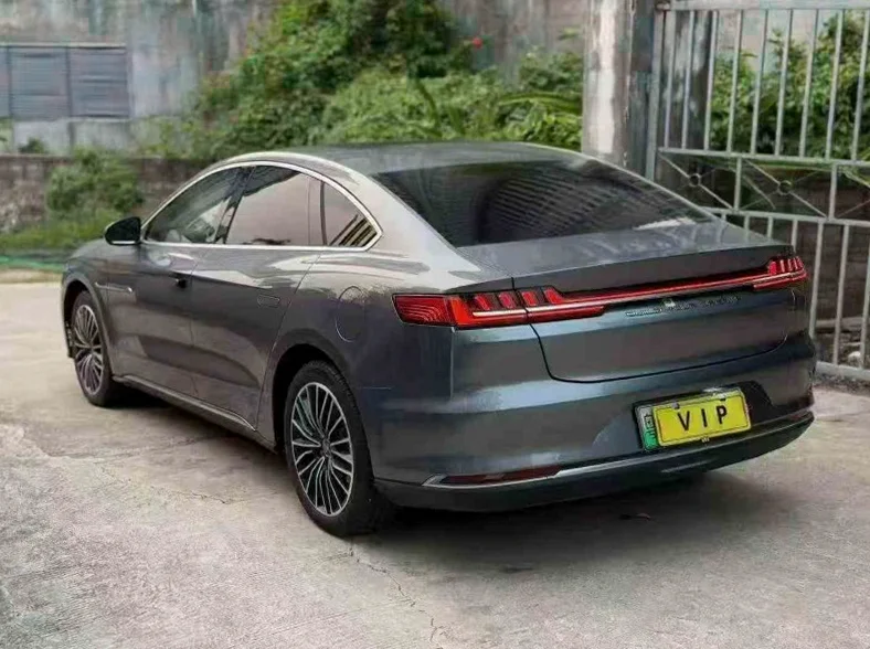 比亚迪汉 内饰后排