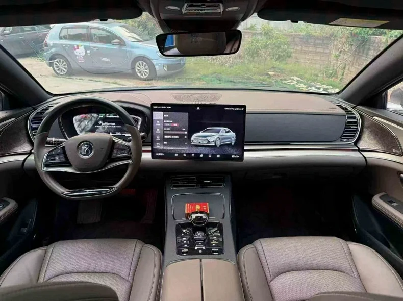 比亚迪汉 内饰前排