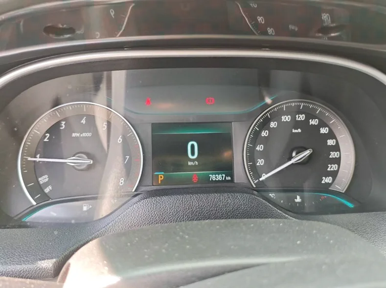 别克阅朗 后面外观一