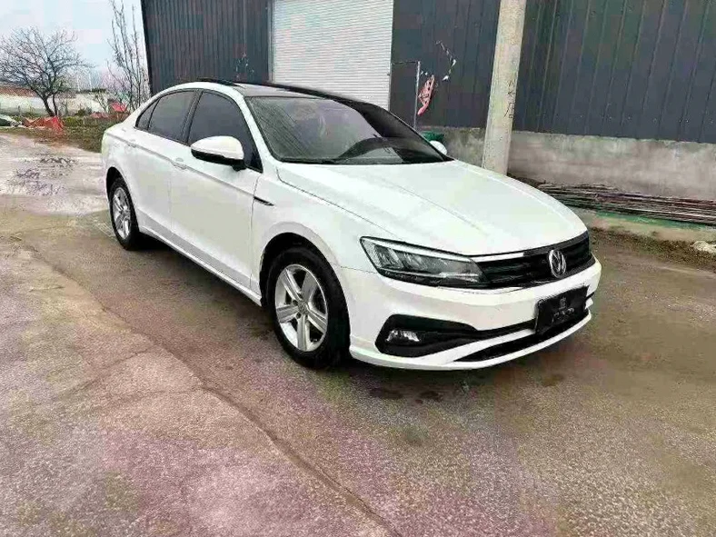 大众凌渡 后面外观一