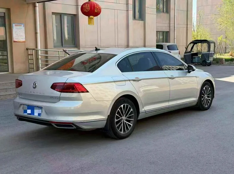 大众迈腾 后面外观一