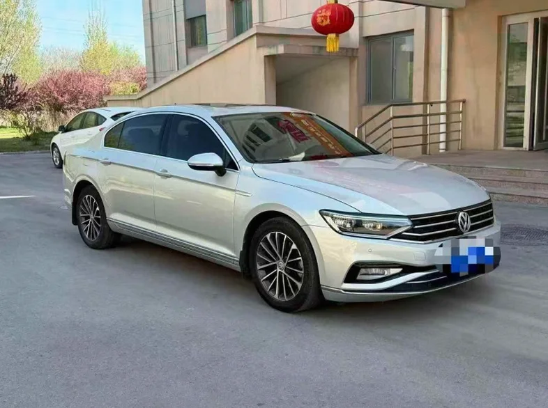 大众迈腾 正面外观三