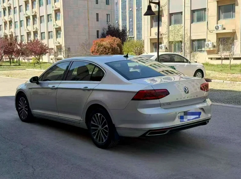 大众迈腾 后面外观二