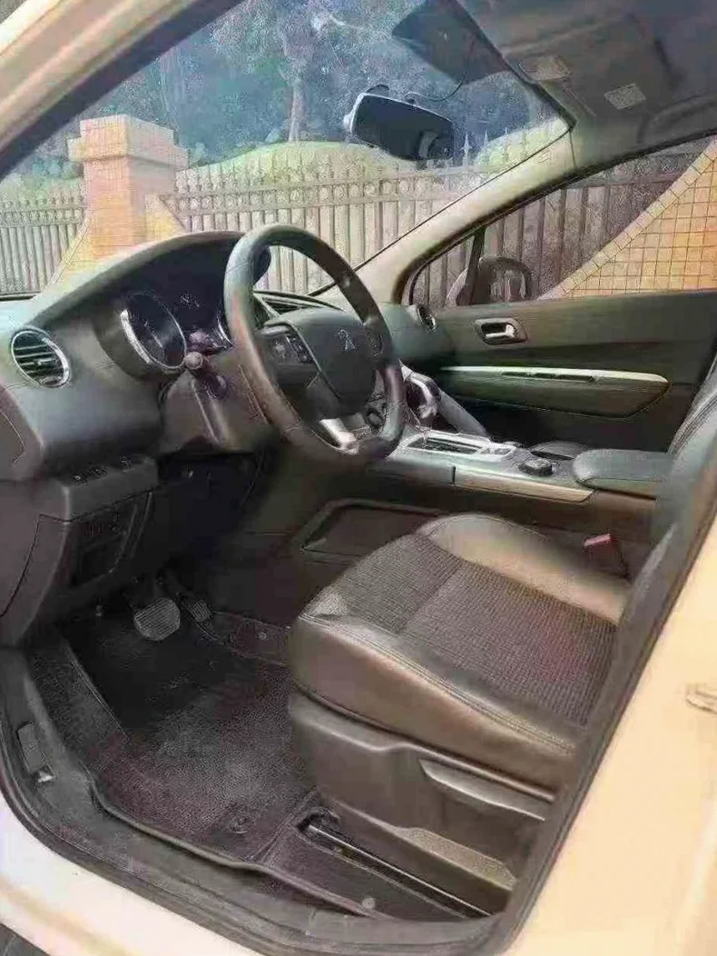 东风标致 后面外观一