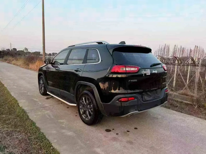 Jeep自由光 内饰前排