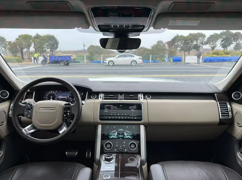 路虎揽胜行政 后面外观三