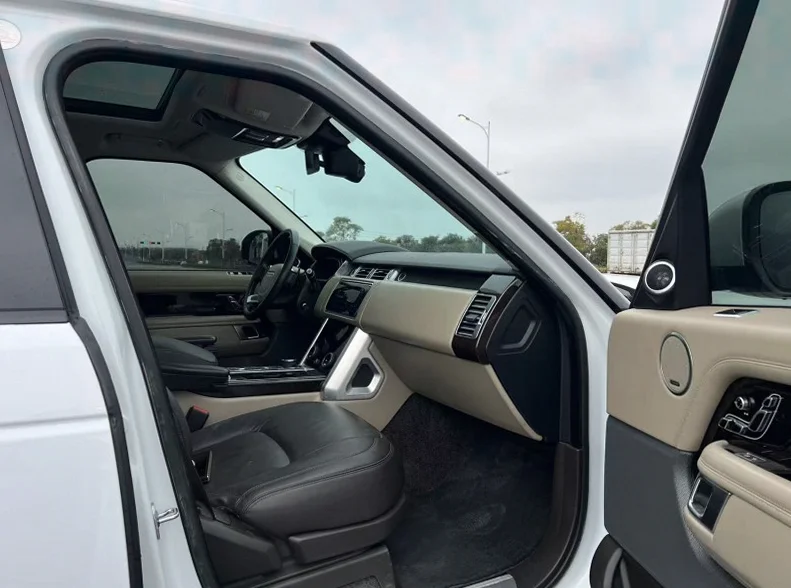 路虎揽胜行政 正面外观三