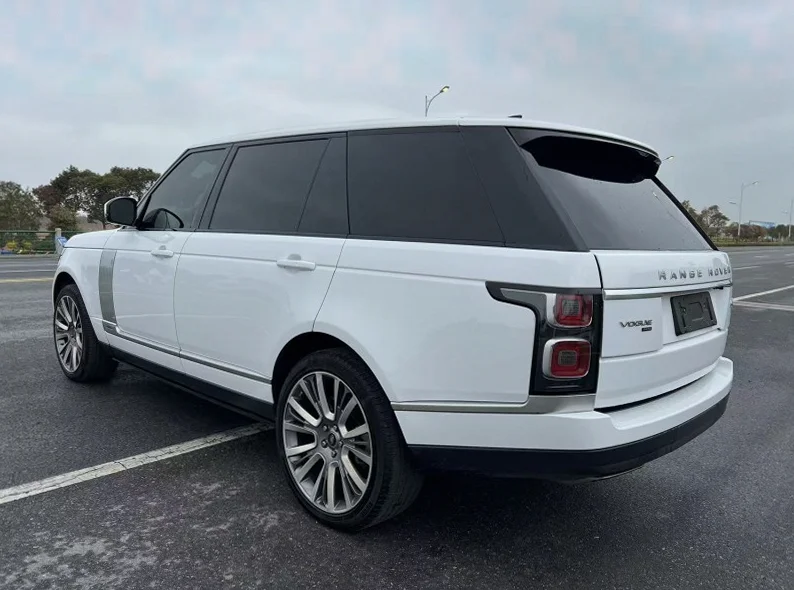 路虎揽胜行政 驾驶室