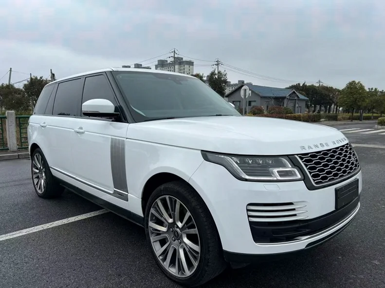 路虎揽胜行政 内饰前排