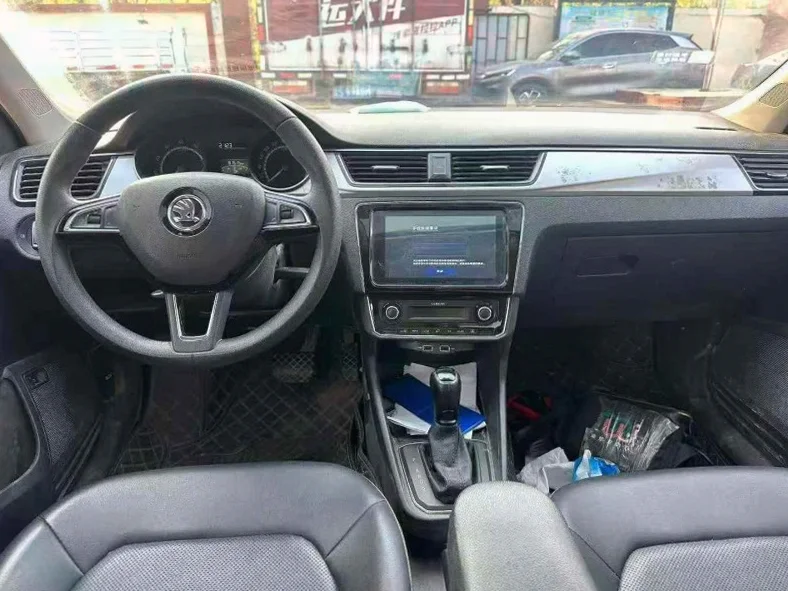 斯柯达昕锐 后面外观一