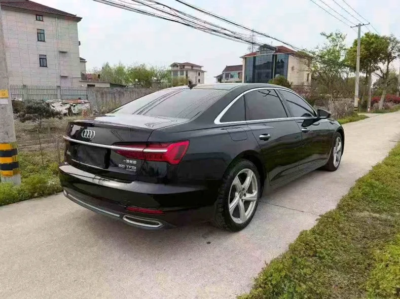 奥迪A6L 内饰后排