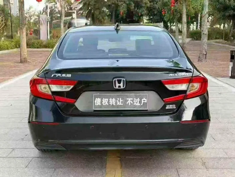 本田雅阁 内饰后排