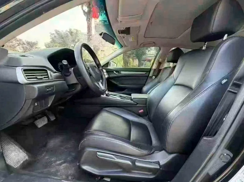 本田雅阁 后面外观二