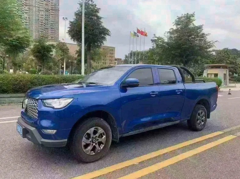 长城汽车炮 正面外观三