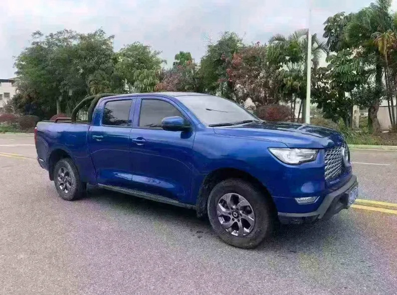 长城汽车炮 正面外观二