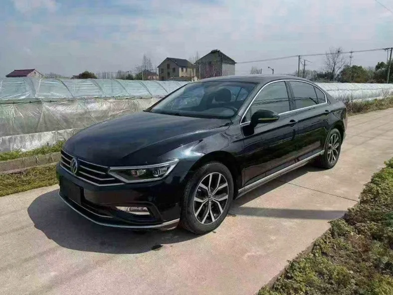 大众迈腾 正面外观二