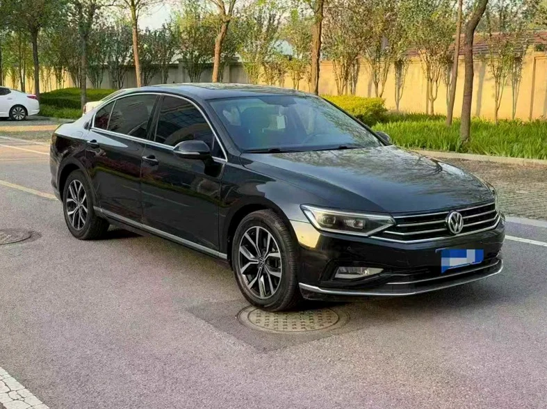 大众迈腾 正面外观三