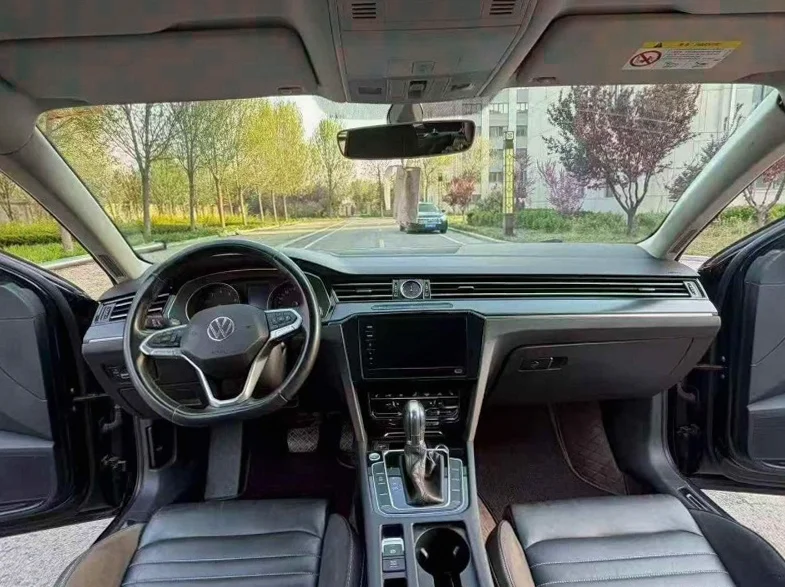 大众迈腾 内饰前排