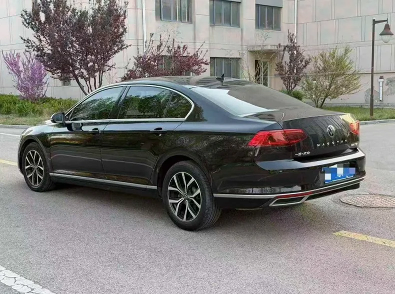 大众迈腾 后面外观一