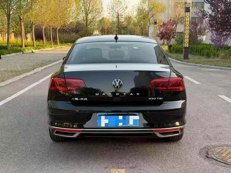 大众迈腾 后面外观三