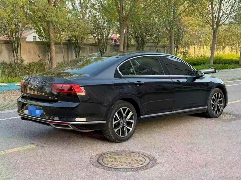 大众迈腾 后面外观二