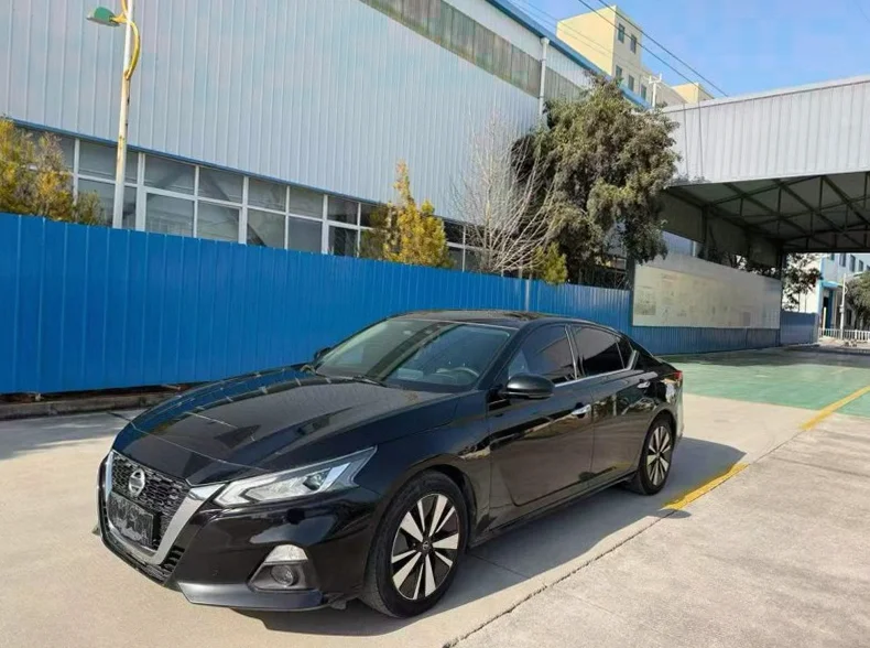 日产天籁 正面外观三