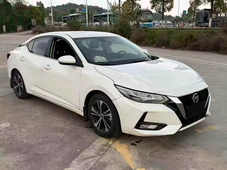 日产轩逸 正面外观二